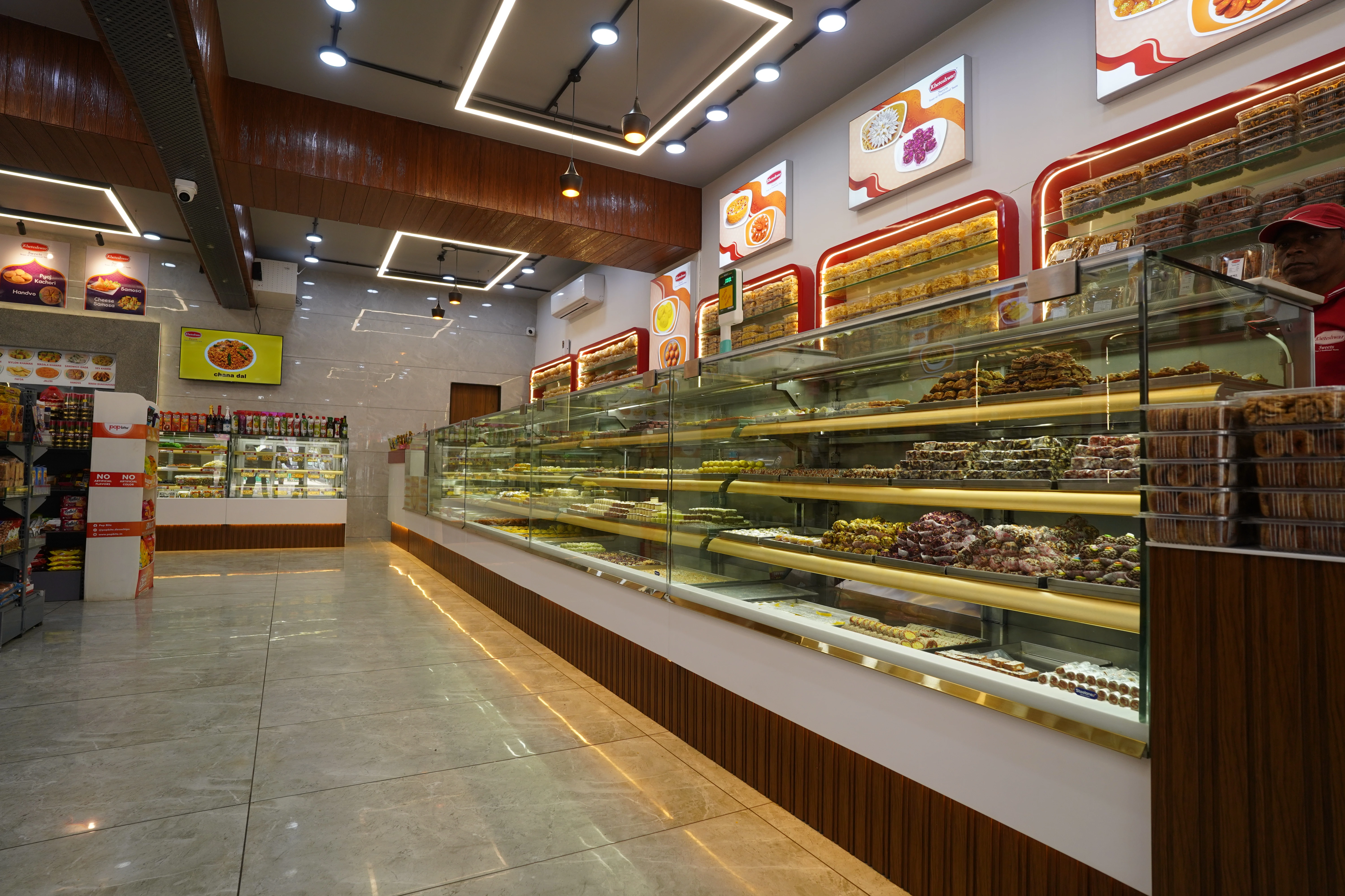 Kheteshwar Sweets and farsan Hub